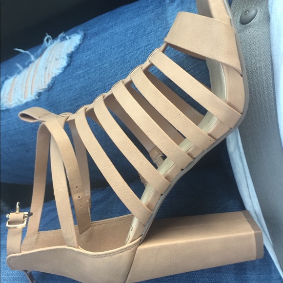 Heels - Picture 2 of 4